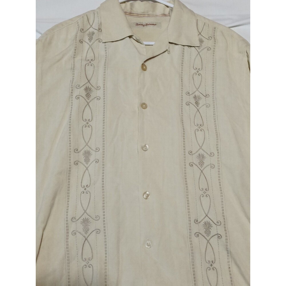TOMMY BAHAMA , MEDIUM BUTTON DOWN CAMP SHIRT,  MINT COND. 100% SILK